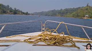 Dumboor Lake Boating Tour